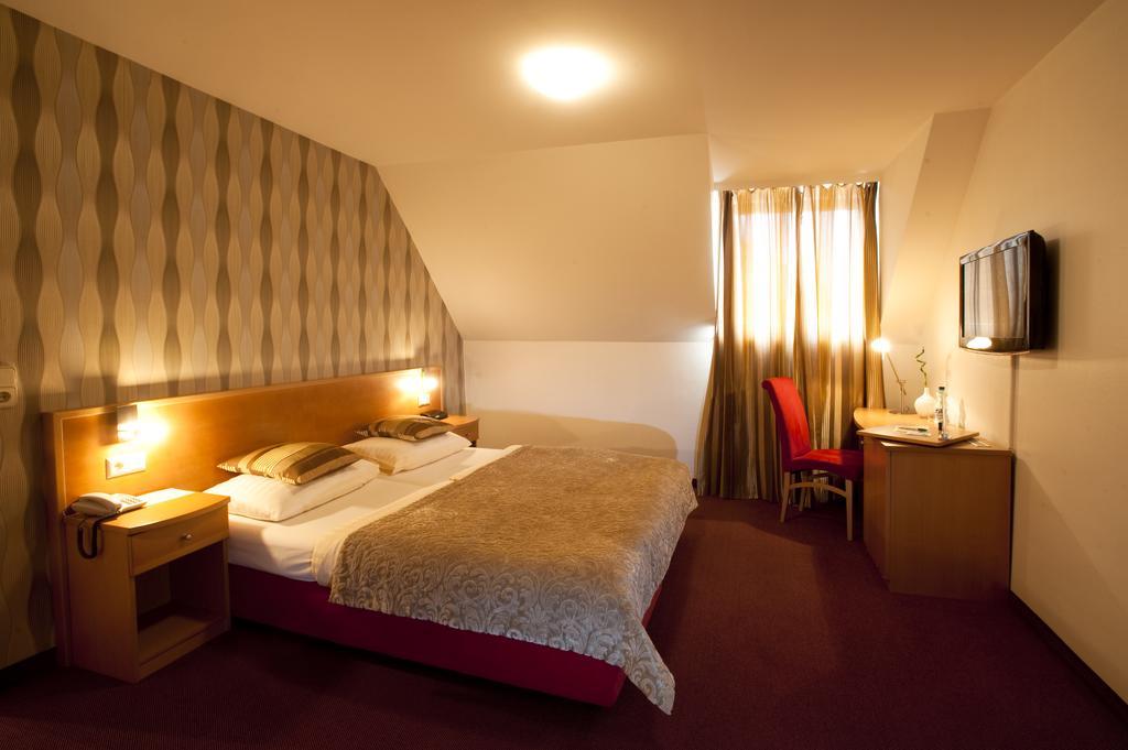 Hotel Geyer Klagenfurt am Woerthersee Ngoại thất bức ảnh