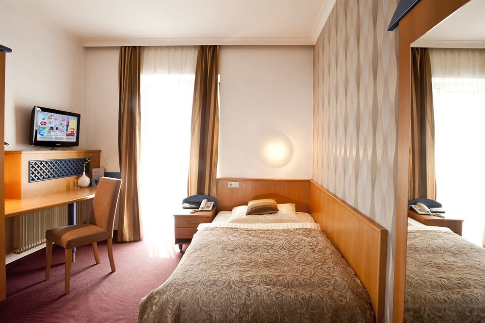 Hotel Geyer Klagenfurt am Woerthersee Ngoại thất bức ảnh